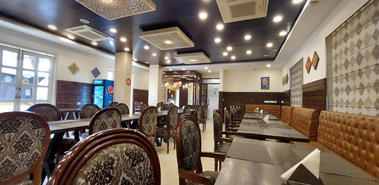Hotel The Orion Dzsaipur Kültér fotó